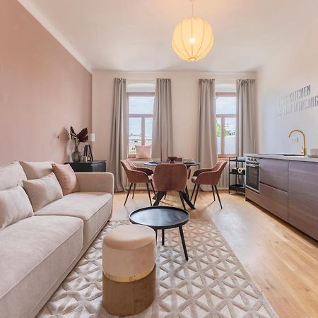 City Lounge Appartement Am Hauptbahnhof Sankt Poelten Ngoại thất bức ảnh