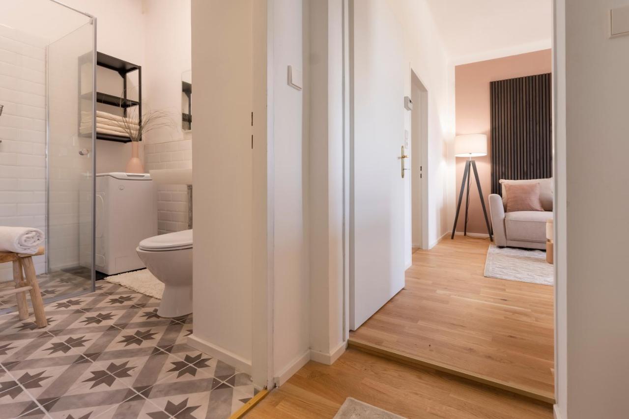 City Lounge Appartement Am Hauptbahnhof Sankt Poelten Ngoại thất bức ảnh