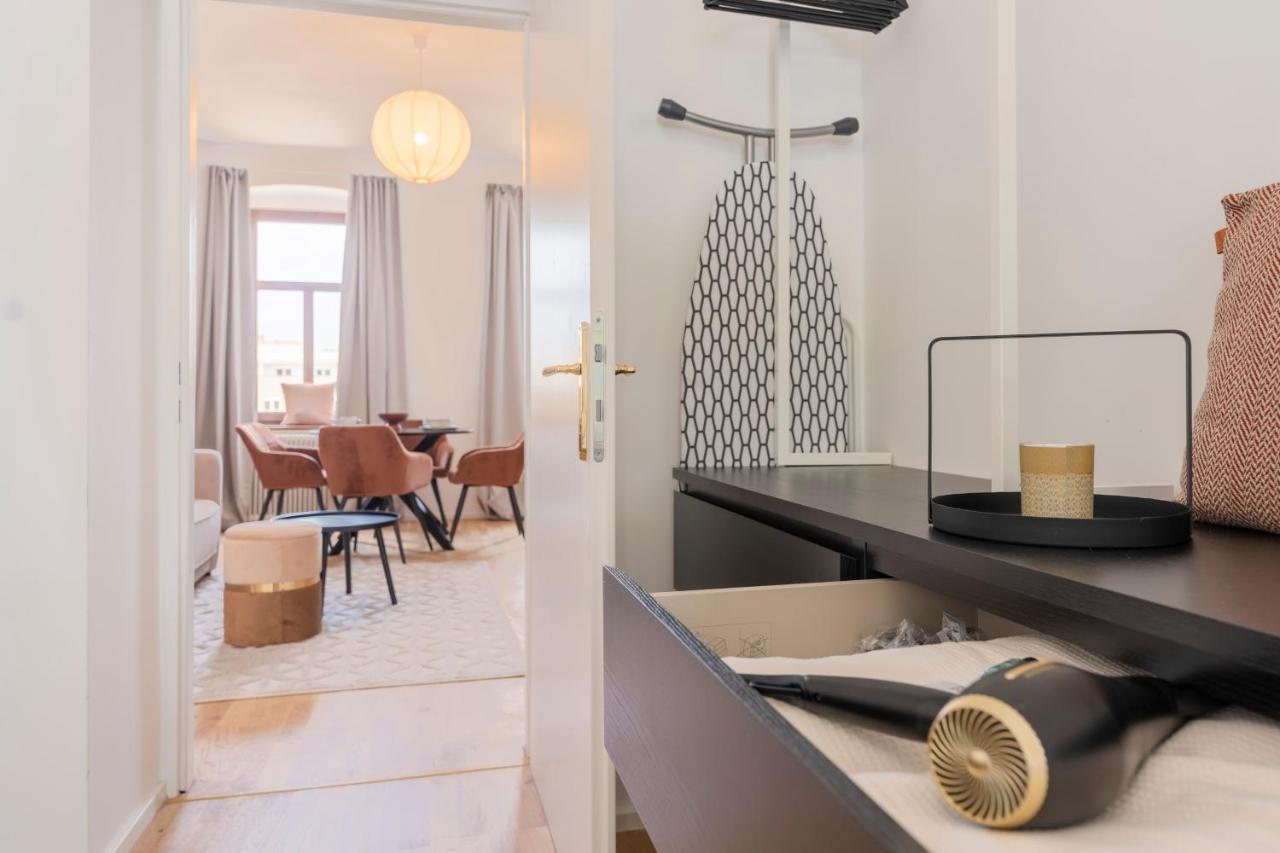 City Lounge Appartement Am Hauptbahnhof Sankt Poelten Ngoại thất bức ảnh
