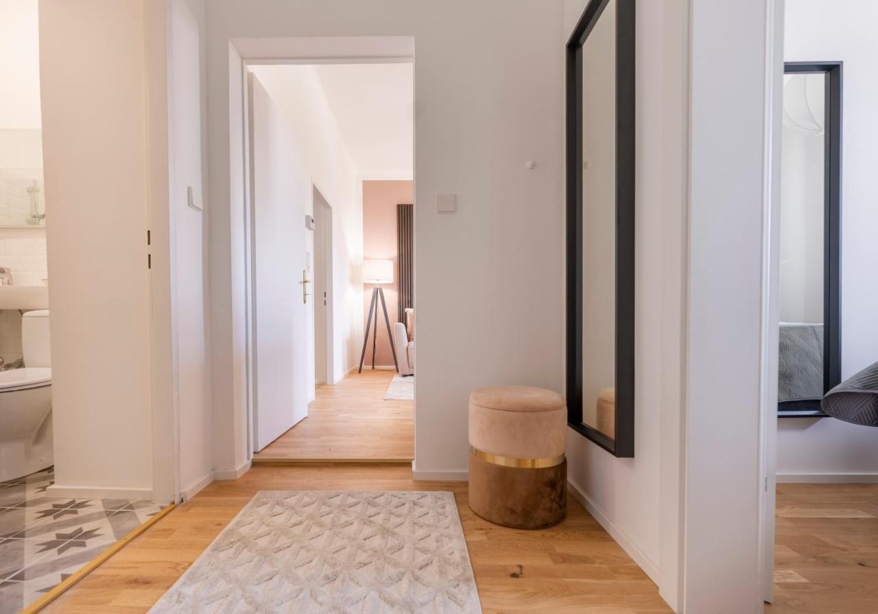City Lounge Appartement Am Hauptbahnhof Sankt Poelten Ngoại thất bức ảnh
