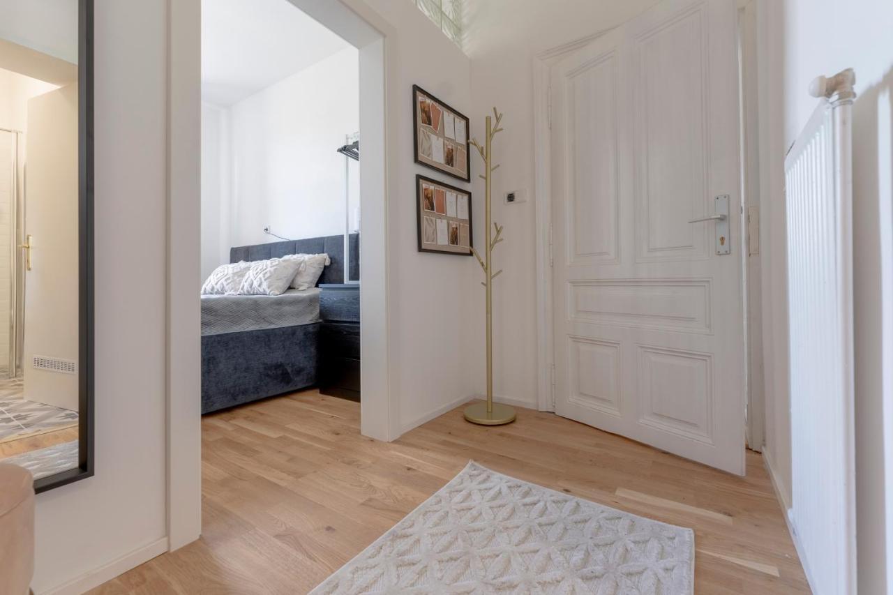 City Lounge Appartement Am Hauptbahnhof Sankt Poelten Ngoại thất bức ảnh
